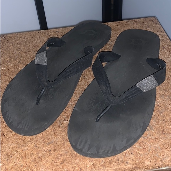 - UGG Casual Men’s Thong Sandals Size 12 Black Spring Summer Beach Slip On - Picture 2 of 11